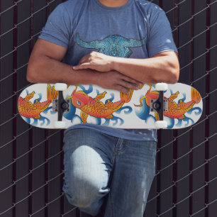 Skateboard Ilustracion De Pescado De Natación Koi