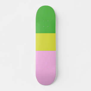 Skateboard imagen de tres colores