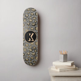 Skateboard Impresión de leopardo Purpurinoso en monograma gri