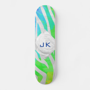 Skateboard Impresión en blanco y arco iris monograma de cebra