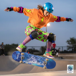 Skateboard Incríble Leopardo de las Nieves en Roca de Montaña