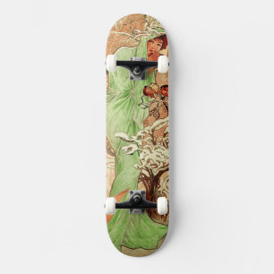 Skateboard Invierno en una capa verde de Alphonse Mucha