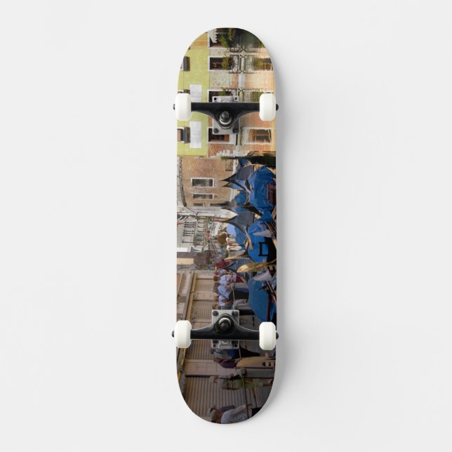 Skateboard Italia, Venecia, góndolas amarradas a lo largo del (Anverso)
