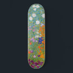 Skateboard Jardín de flores (por Gustav Klimt)<br><div class="desc">Este diseño presenta una pintura del artista austriaco Gustav Klimt (1862-1918). Se trata de una representación de un hermoso jardín florido al estilo típico impresionista de Klimt. Las flores casi parecen desbordarse, y es imposible no sentirse animadas por su belleza. El trabajo original se terminó en 1907 y su título...</div>