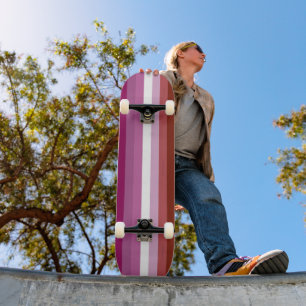 Skateboard La bandera del Orgullo Lésbico de SlipperyJoe es u