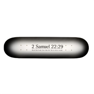 Skateboard Lea el 22:29 de Samuel de la biblia 2