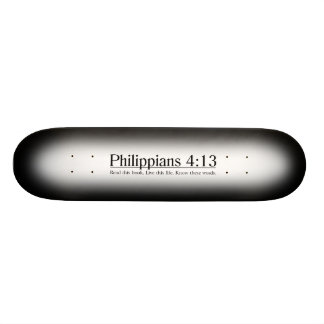 Skateboard Lea el 4:13 de los filipenses de la biblia