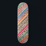 Skateboard Leopardo del arcoiris imprime el modelo de animal<br><div class="desc">Este moderno diseño presenta un patrón animal de estampado de leopardo sobre un revestimiento de rayas de arco iris.</div>