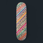 Skateboard Leopardo del arcoiris imprime el modelo de animal<br><div class="desc">Este moderno diseño presenta un patrón animal de estampado de leopardo sobre un revestimiento de rayas de arco iris.</div>