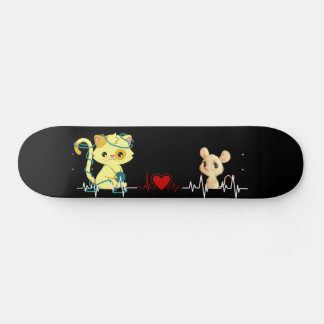 Skateboard Liebe zwischen Katze und Maus