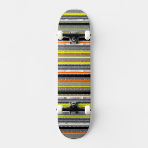 Skateboard Lindos patrones aztecas grises amarillos naranjas