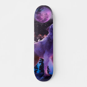 Skateboard Lobo gris aullando en el bosque
