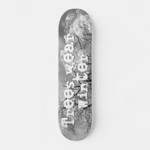 Skateboard los árboles visten invierno