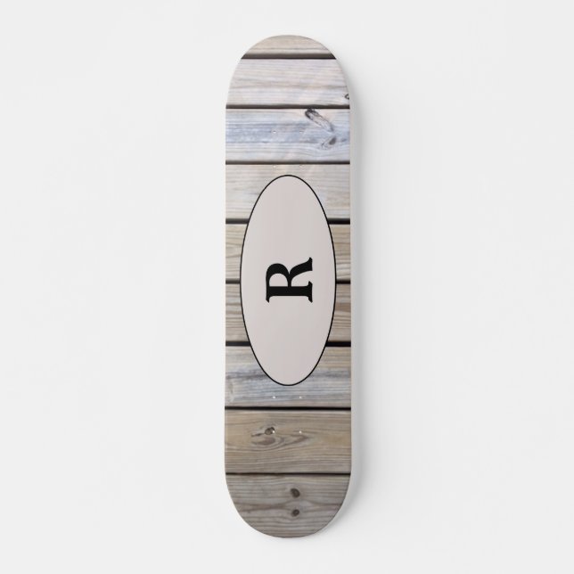 Skateboard Madera Deteriorada con Monograma (Anverso )