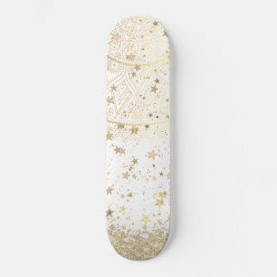 Skateboard Mandala encantadora con estrellas de oro en blanco