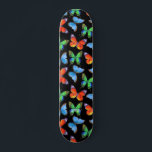 Skateboard Mariposas en negro y nombre o texto<br><div class="desc">Destacar con esta mariposa única en el patineta de impresión negra. Completa con tu nombre o texto.</div>