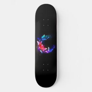 Skateboard Mariposas nocturnas de neón brillante sobre fondo