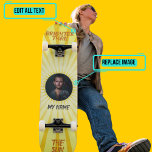 Skateboard Más brillante que el sol<br><div class="desc">Esta es una especie de patineta porque está diseñada por usted usando nuestra plantilla "Más Brillante que el Sol". Reemplace la llama por su propia cara y añada su nombre y otro texto.</div>