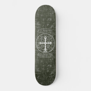 Skateboard Medalla de San Benedicto con oración latina
