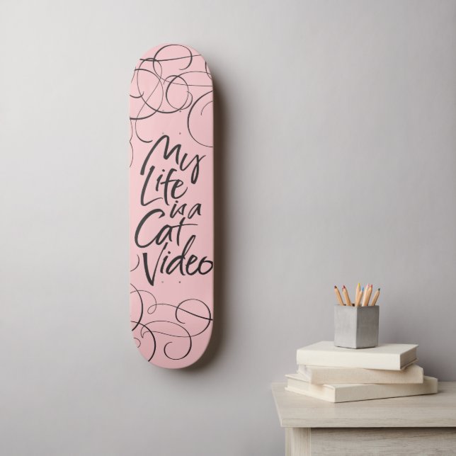 Skateboard Mi vida es un gato, una letra negra sucia en un vi (Arte de la pared)