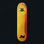 Skateboard Monograma de burbuja urbana moderna<br><div class="desc">Agarra un poco de aire y flote como una abeja con esta moderna cubierta urbana amarilla y naranja. Arte de estilo callejero con patrón de abeja. Monogramado con las iniciales de la letra en un tipo de letra de color gris. Ya sea que sea un surfista de la acera, un...</div>