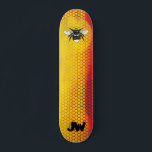 Skateboard Monograma de burbuja urbana moderna<br><div class="desc">Agarra un poco de aire y flote como una abeja con esta moderna cubierta urbana amarilla y naranja. Arte de estilo callejero con patrón de abeja. Monogramado con las iniciales de la letra en un tipo de letra de color gris. Ya sea que sea un surfista de la acera, un...</div>