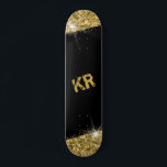 Skateboard Monograma de la Purpurina de oro negro Girly<br><div class="desc">Patineta personalizada Purpurina de color negro y oro con dos iniciales de monograma impresas en personalizado personalizables con un llamativo y audaz trabajo de arte impreso con un estilo purpurinoso perfecto como decoración de pared, keepsake o skateboard de diseño para usar en el parque.</div>