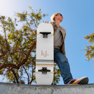 Skateboard Monograma de rayas retro chic