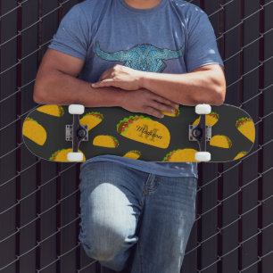 Skateboard Monograma del patrón de taco delicioso de Guay