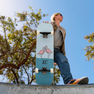 Skateboard Monograma dos flamencos rosas en la cita del agua
