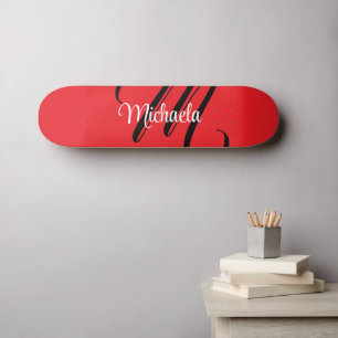 Skateboard Monograma moderno minimalista nombre inicial rojo