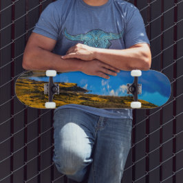 Skateboard Monte Cook con vistas al lago Pukaki, NZ