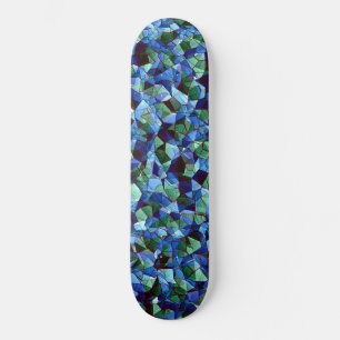 Skateboard Mosaico irregular y desorganizado sobre el azul