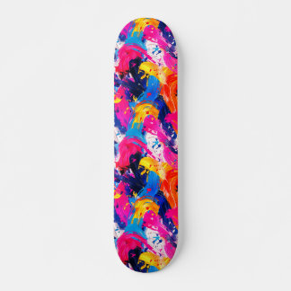 Skateboard motif coups de pinceaux