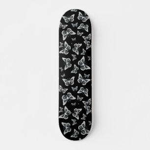Skateboard Motivo del patrón de las mariposas en blanco y ne