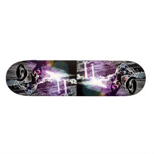 Skateboard motocrós biking de la suciedad que compite con al