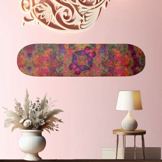 Skateboard Mundo de la Fantasía de la Mariposa (Abstract Art Butterfly Fantasy Pink Fuchsia Decor Skateboard)