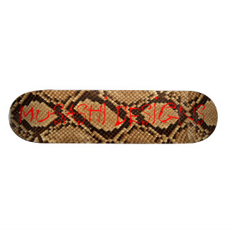 Skateboard Musashi diseña al piel de serpiente