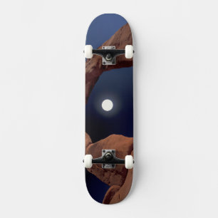 Skateboard NA, EE. UU., Utah, Parque Nacional Arches. Delicad