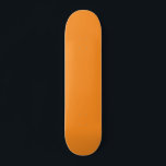 Skateboard naranja<br><div class="desc">Skateboard color naranja. Piscina de patinaje naranja de color claro. Naranja de color sólido.</div>
