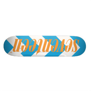 Skateboard Naranja de diecisiete insignias