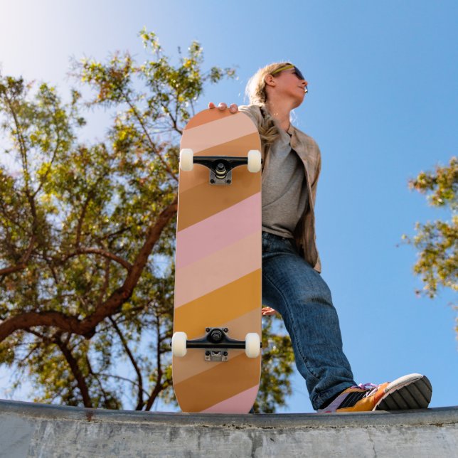 Skateboard Naranja de óxido rosado del patrón estético rayado (Exterior 1)