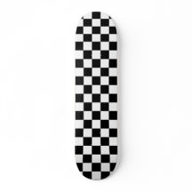 Skateboard negro y blanco a cuadros