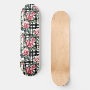 Skateboard Negro y blanco con camellias de color rosa liso