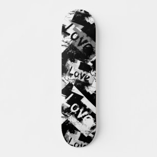 Skateboard Negro y blanco con manchas patrón de amor