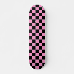 Skateboard negro y rosado a cuadros