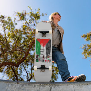 Skateboard Niños de Gaza pintando la bandera de Palestina