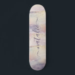 Skateboard Nombre inicial del purpurina rosa morado brillante<br><div class="desc">El purpurina rosado morado brillante destella el nombre personalizado inicial maña. Hermoso ilustracion acuático,  un cumpleaños ideal o un regalo de Navidades. Ascensor perfecto para tu amiga o pariente.</div>