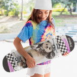 Skateboard Nombre personalizado del collarín moderno revisado<br><div class="desc">La placa Cute Panda Checkered Modern Collage Custom Name Skateboard incluye tu nombre personalizado en tipografía moderna con un collage de pandas jugando en la nieve y papel a cuadros. Personalice editando el texto en el cuadro de texto proporcionado. Dé un regalo hecho por el personalizado, patineta personalizada a tu...</div>