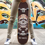 Skateboard Nombre personalizado del cráneo de azúcar mexicano<br><div class="desc">Skateboard de nombres personalizados Retro Mexicano para el cráneo del azúcar</div>